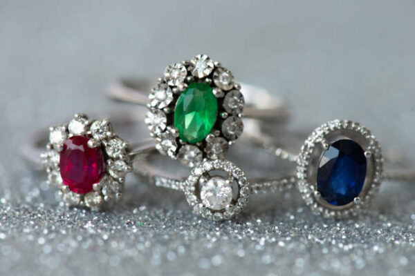 Looking for a Precious Gemstone Buyer? A Seller’s Guide to Turning Diamond, Sapphire, or Emerald Rings into Cash