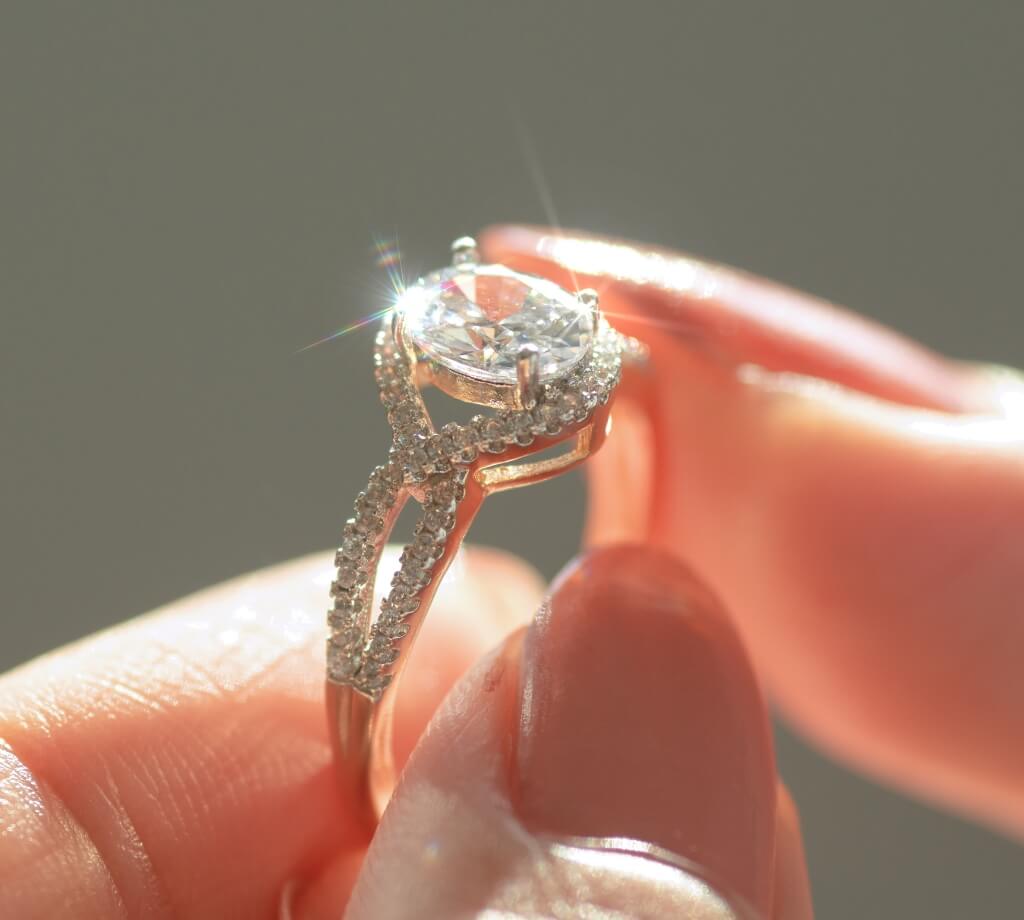 what are pave diamonds
